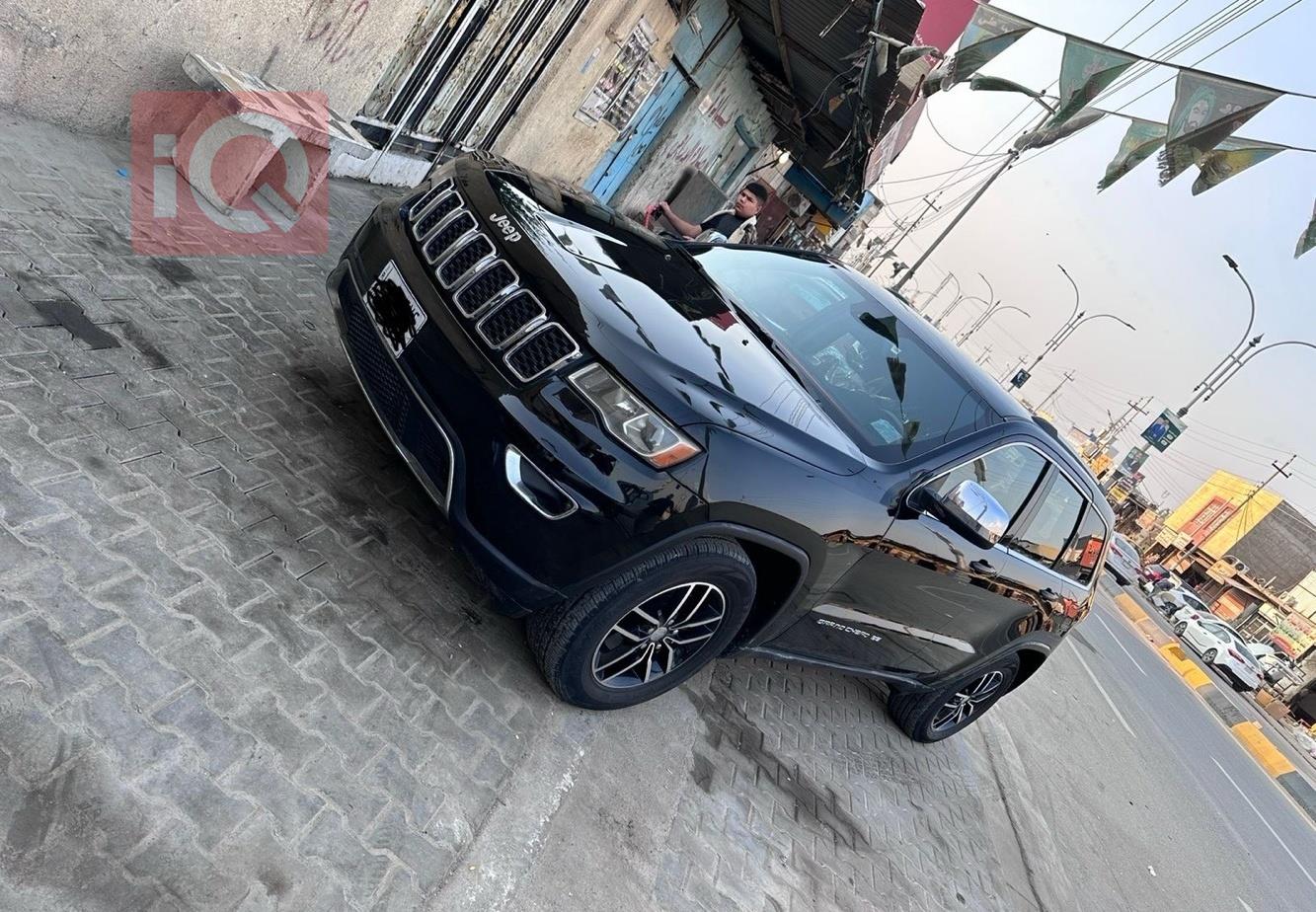 جیپ گراند شیرۆکی